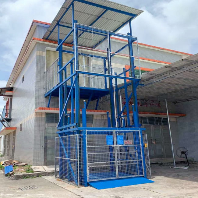 湘潭建材厂室外升降货梯安装